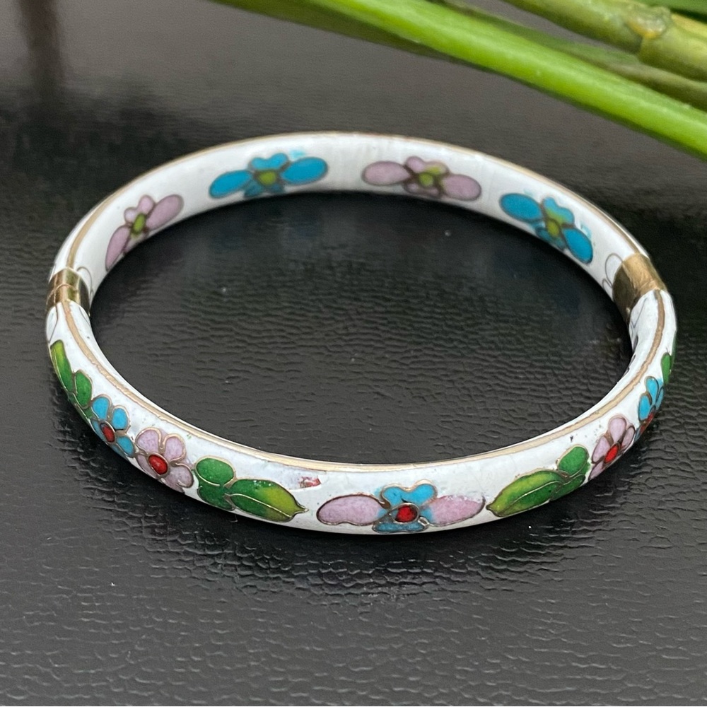 Vintage White Multicolored Floral Cloisonne Enamel Hinged Bangle Cuff Bracelet